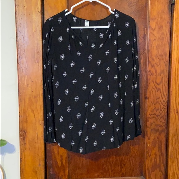 Black Old Navy V-neck Blouse - Picture 2 of 4